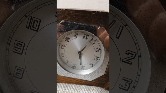 Арт-деко настільний годинник