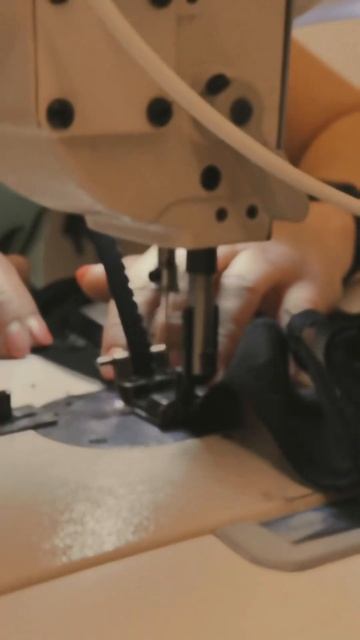 Процесс пошива нижнего белья на производстве Erato label