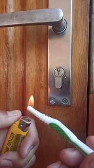Как достать сломанный ключ из замка