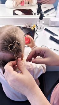 Причёска-бабочка для девочки — мило и просто 🦋