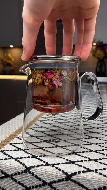 Прекрасный заварочный чайник