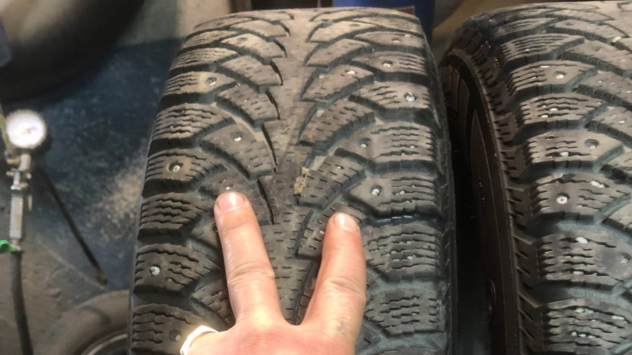 Шина б/у Nokian Hakkapeliitta 4 185/70 R14 88T