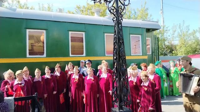 Как с песнями встретили Поезд Победы в Челябинске🚂