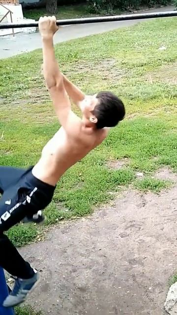 4 one arm pull ups (2 right arm, 2 left arm)