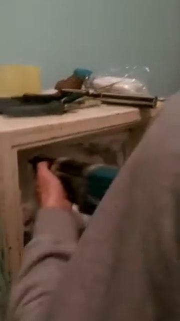 Холодильник и перфоратор