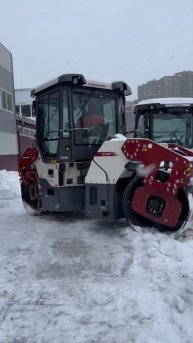 БАУКАР МАШИНЕРИ | отгрузка тандемного катка DYNAPAC CC2200, в