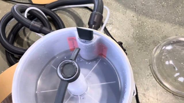 Nilfisk TW 300 C.   Лучший моющий пылесос