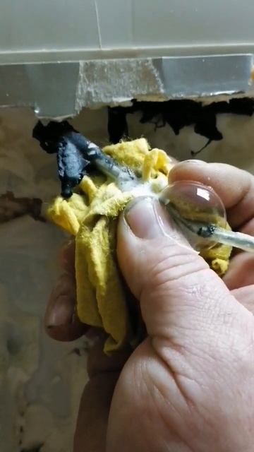 холодильник либхер одноразовый утечка по низкому кон?