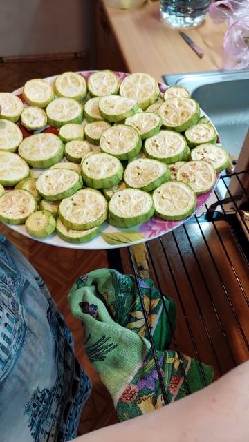 готовим кабачки гриль в духовке