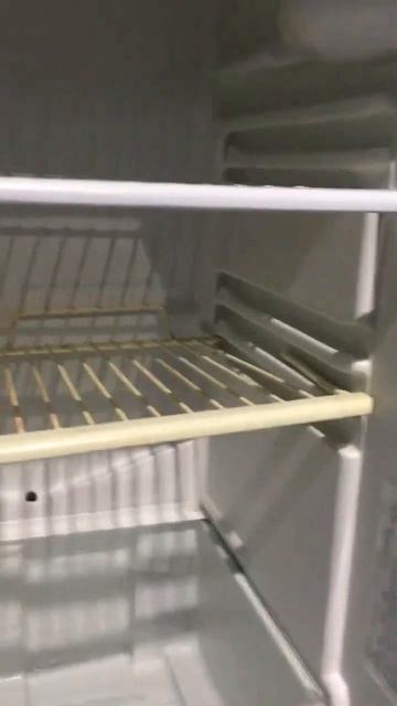 Холодильник Indesit IB160R