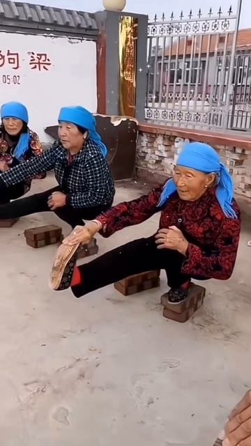 бабуськи-физкультурницы
