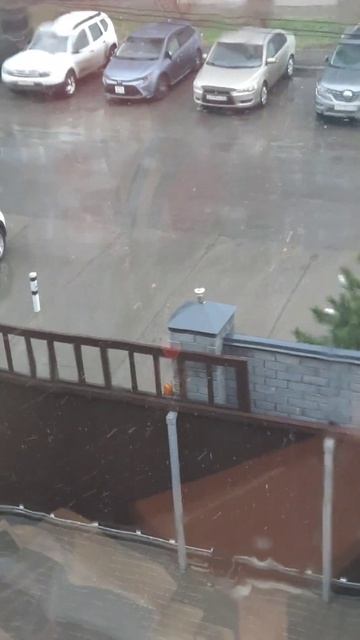 Что за погода , ждали лето а тут зима пришла .Кто не люб?