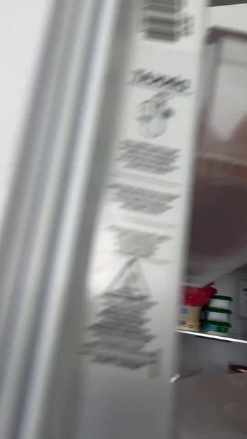 Что за звук в холодильнике
