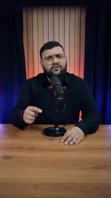 За столиком Фразцузкого ресторана.