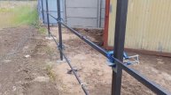 Прикрутил на струбцины 3 поперечные .Подготовился к сварке каркаса забора .