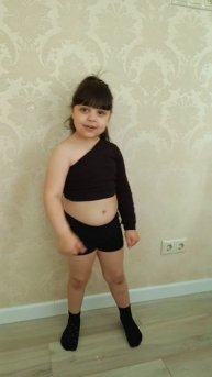 А у тебя в кармане пусто,ты один и тебе грустно бай бай Анжелика Равоева