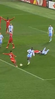 Defending with the face! 😫