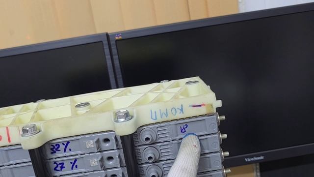 Toyota Esquire hybrid замена 14 элементов 89241707815