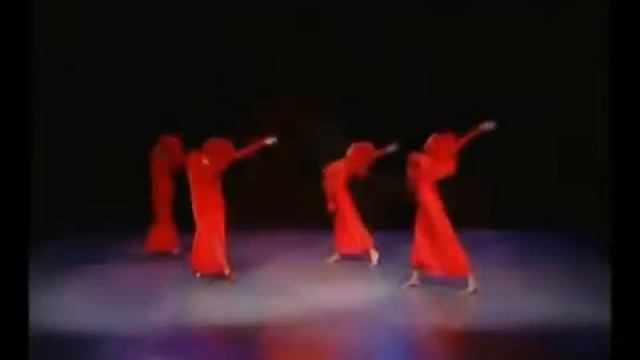 женский шоу балет    Красный танец
