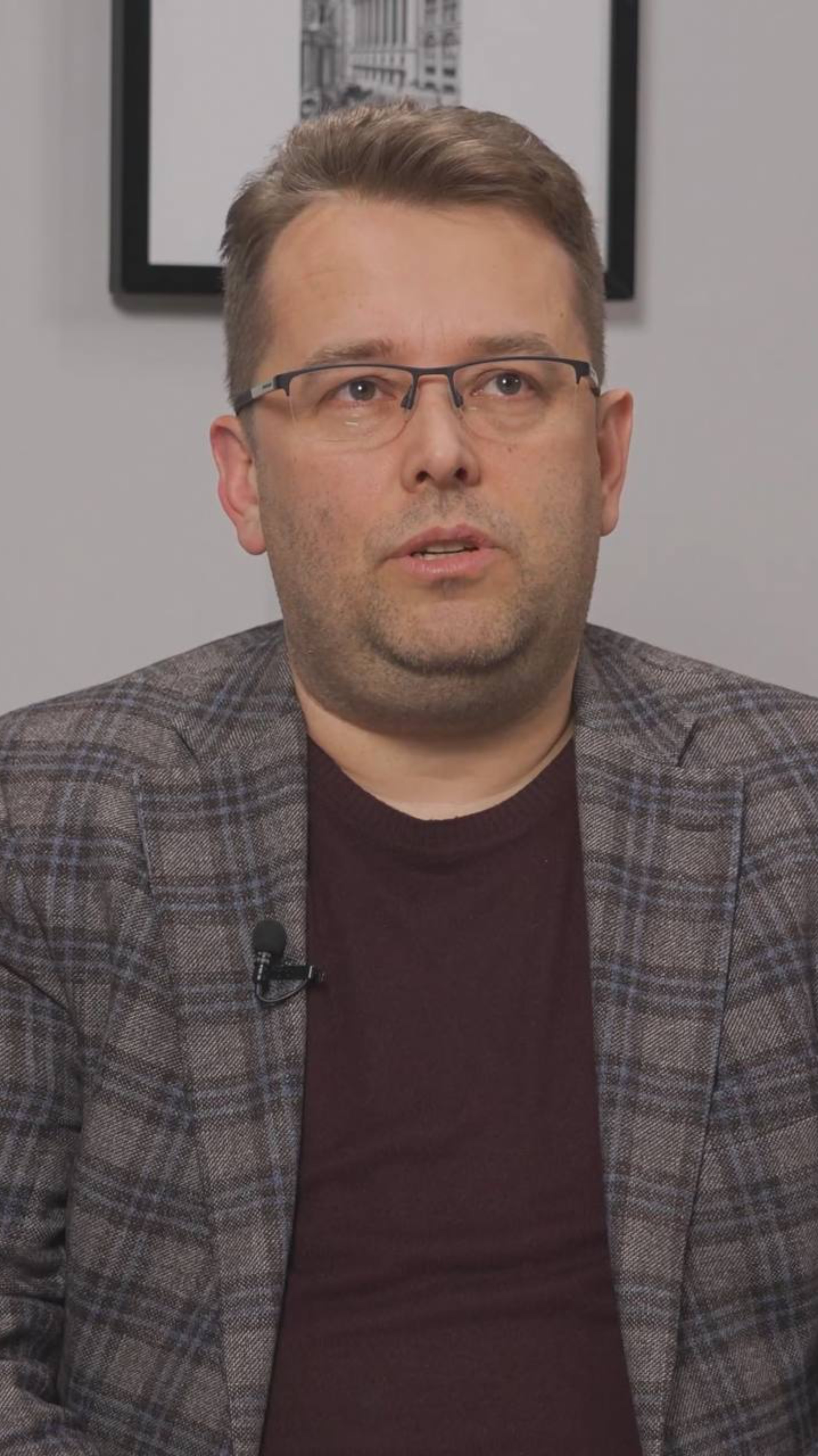 Сегодня раздетая женщина и пафосный заголовок — залог продаж журнала. Как Вы к этому относитесь?