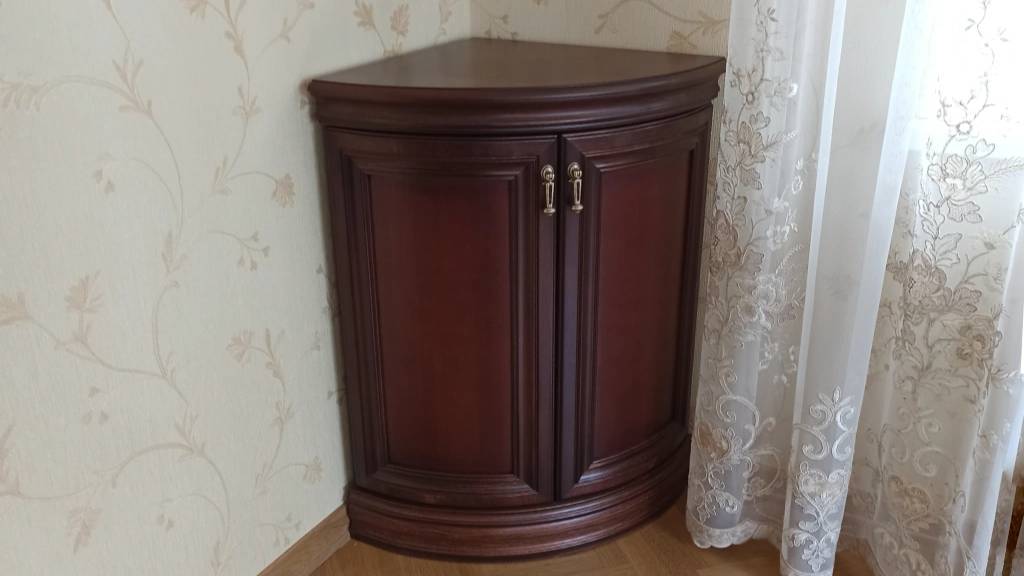Тумба угловая «Василиса» ГСВ ТУГ-1 Сомово мебель, массив дерева, шпон, цвет в ассортименте.