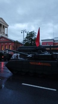 Модернизированный Танк Т-72Б3БМ на фоне стратегического "ЯРС". Репетиция парада Победы 2025 год.