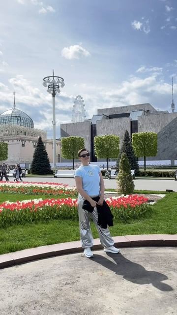 Лучшие фонтаны на ВДНХ и сомнительная история про 16-ю девушку в дружбе народов🤫