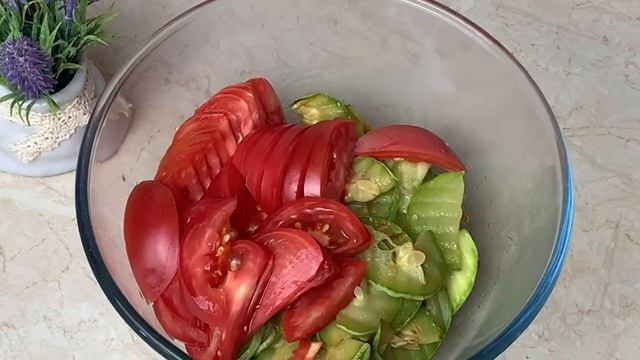 Если у Вас есть Кабачки и Помидоры, приготовьте этот вкусный салат за минуты