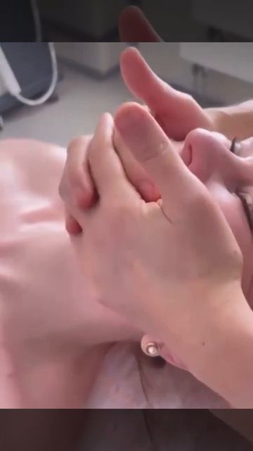 Косметический массаж лица