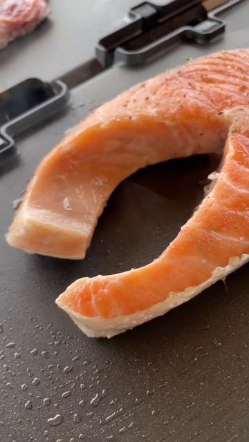 Стейк из говядины и лосося  на гриле! 😋🔥 Промо на Мул?