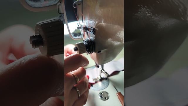 Серводвигатель на швейной машине, очень удобно #собст?