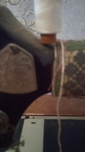 старющая швейная машинка