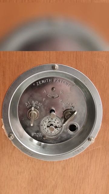 Арт деко Настолен Монетен Механичен Часовник  ZENITH  Ала