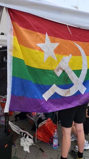 Проверьте мавзолей! Там Ленин перевернут