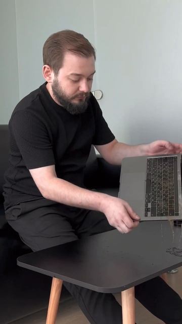 Залили MacBook? Волшебная таблетка - Вам в сервисный центр