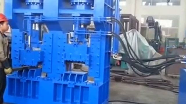 Гильотинные ножницы HC-2500 для резки сортового металла