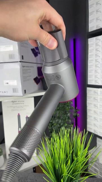 Вообще не слабые магниты фена Dyson 🧲