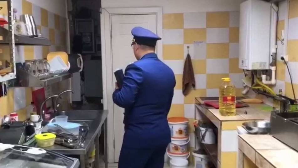 Прокурор посетит кафе в Ленобласти, после отравления в котором скончался ребенок