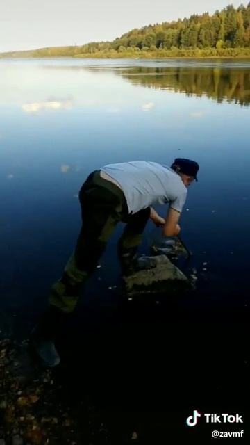 Утро ранее идёт рыба спать не даёт
