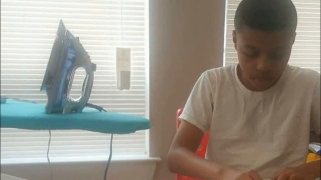 Мальчик, спасающий БЕЗДОМНЫХ ЖИВОТНЫХ, стал мировой з?