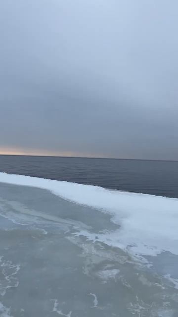 Рыбалка на краю льда…