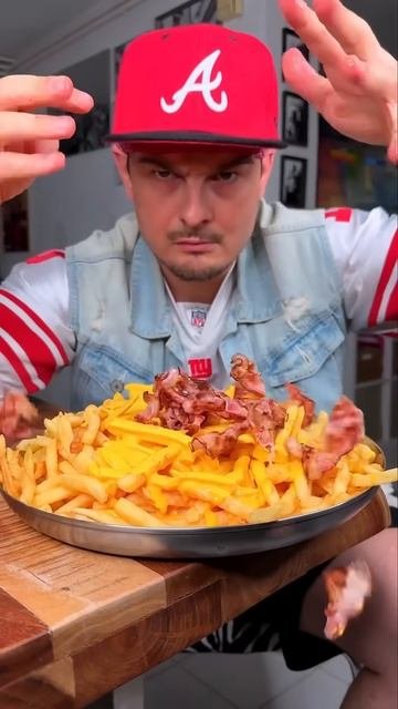 How to eat street food CHEESE FRIES properly？😎❤️🍟｜ CHEFKOUDY