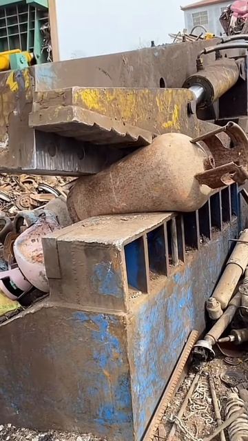Gas cylinder pressing machine #shorts