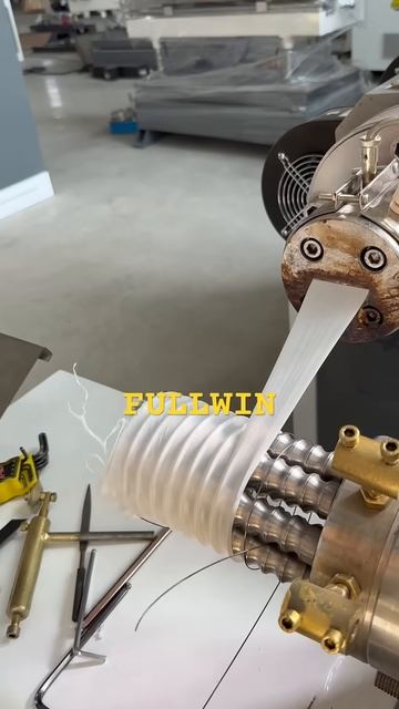 How to produce PP toilet pipe with steel wire？ #machine #plasticmachine #plasticpipe