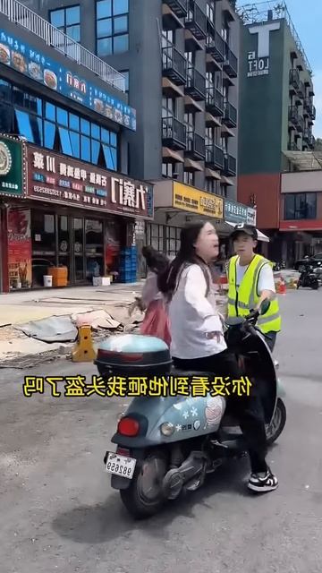 Cute girl give helmet #shortsvideo