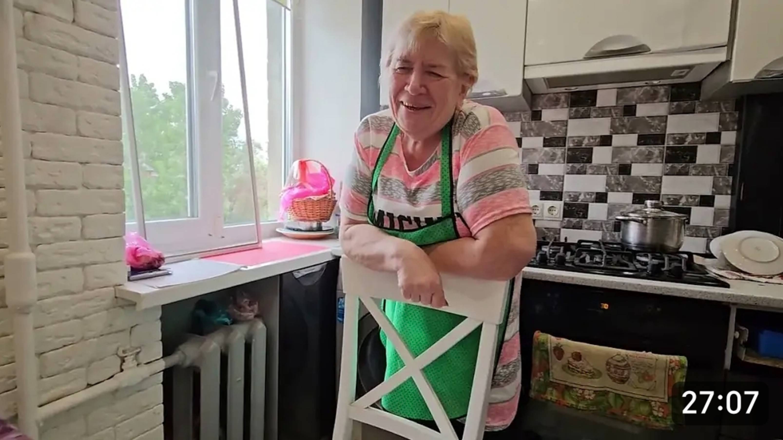 САМВЕЛ АДАМЯН, ПРОВЕДАЛ МАМУ, НАДЯ РЕВНУЕТ...