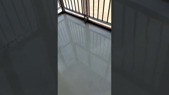 Затопили 5 этажей. Плитка на балконе. Как выровнять пол на балконе. Ремонт квартиры. #красноярск