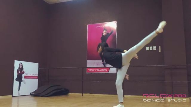 Преподаватель Азиза - приглашение на CONTEMPORARY