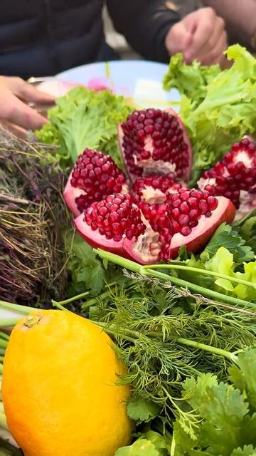 Гранат у нас тоже вкусный