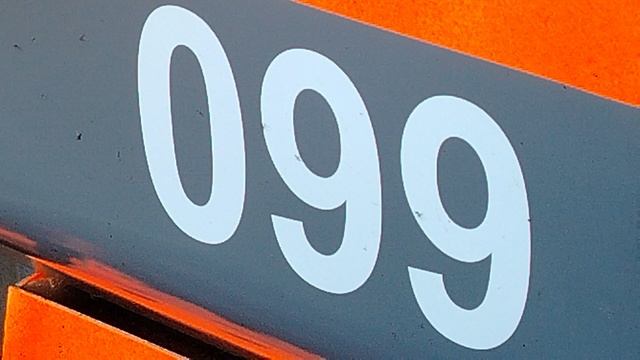 13 мая 2025 г. Электропоезд ЭТ2М-099 Сообщением Санкт-Петербург-Шапки Прибывает на станцию Обухово